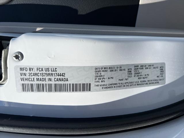 2024 Chrysler Pacifica Hybrid Select