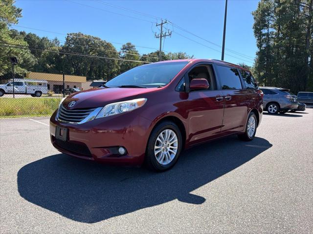 2017 Toyota Sienna XLE 8 Passenger 2017 Toyota Sienna XLE 8 Passenger