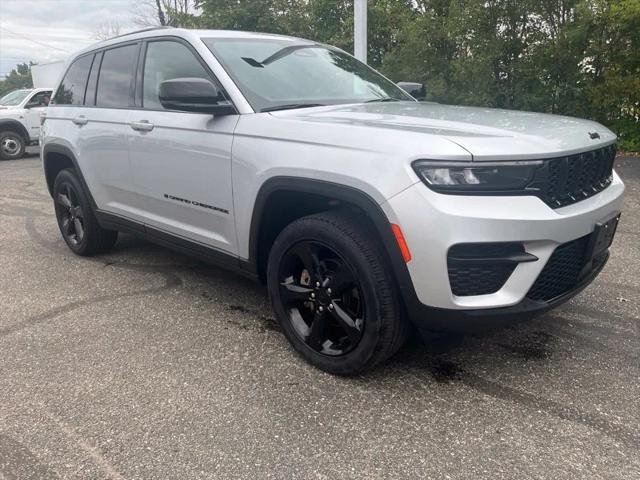 2023 Jeep Grand Cherokee Altitude 4x4 2023 Jeep Grand Cherokee Altitude 4x4