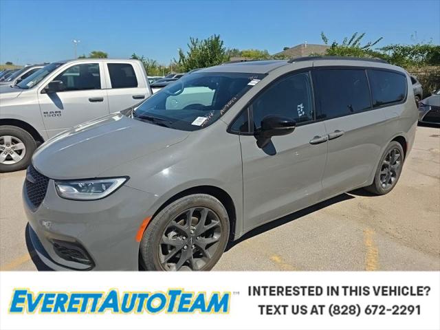 2024 Chrysler Pacifica Touring L for sale in Hickory, NC