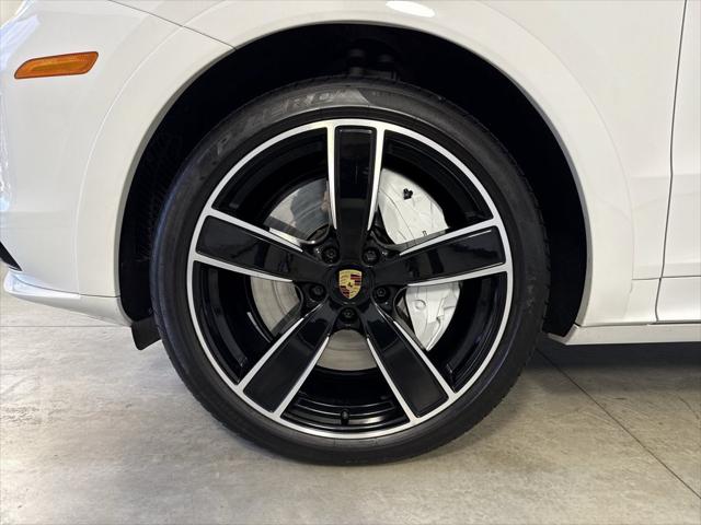 2023 Porsche Cayenne Turbo