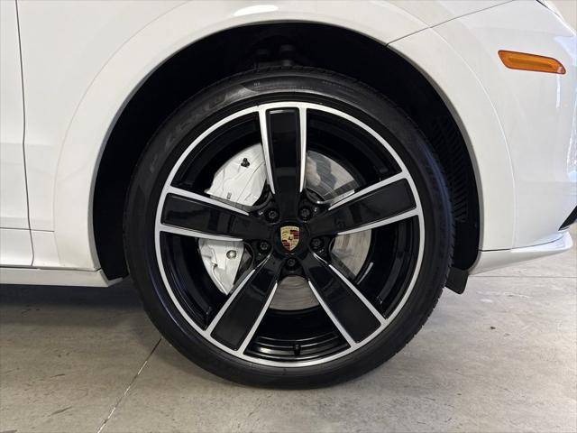 2023 Porsche Cayenne Turbo