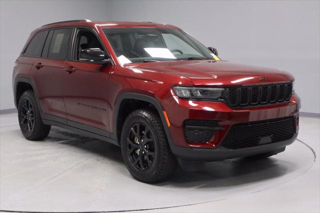 2025 Jeep Grand Cherokee Altitude 4x4 for sale in Groveport, OH