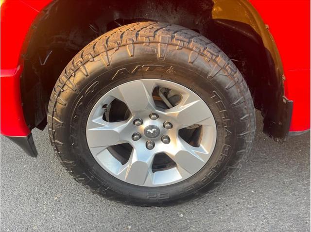 2019 Ram 1500 Big Horn/Lone Star Crew Cab 4x4 57 Box