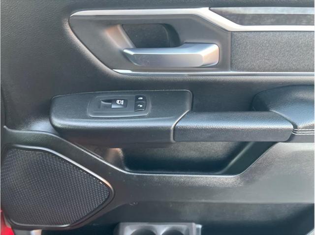 2019 Ram 1500 Big Horn/Lone Star Crew Cab 4x4 57 Box