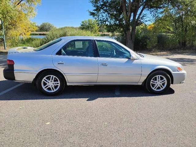 2001 Toyota Camry LE V6