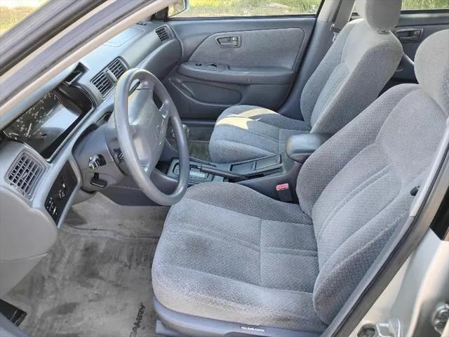 2001 Toyota Camry LE V6