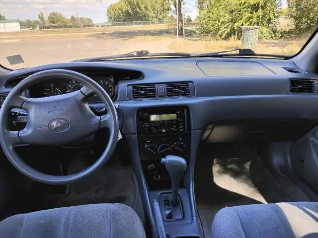 2001 Toyota Camry LE V6