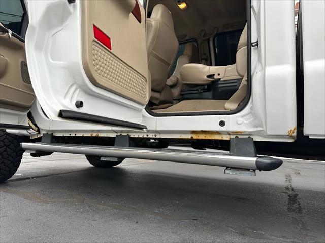 2006 Ford F-250 Lariat Crew Cab Short Bed 4WD