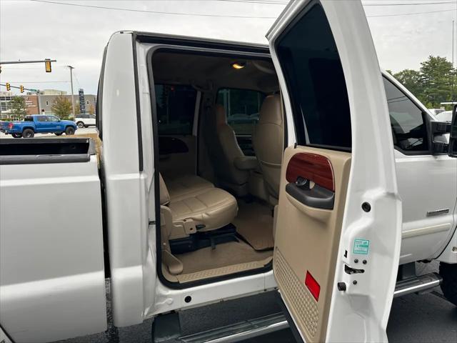 2006 Ford F-250 Lariat Crew Cab Short Bed 4WD
