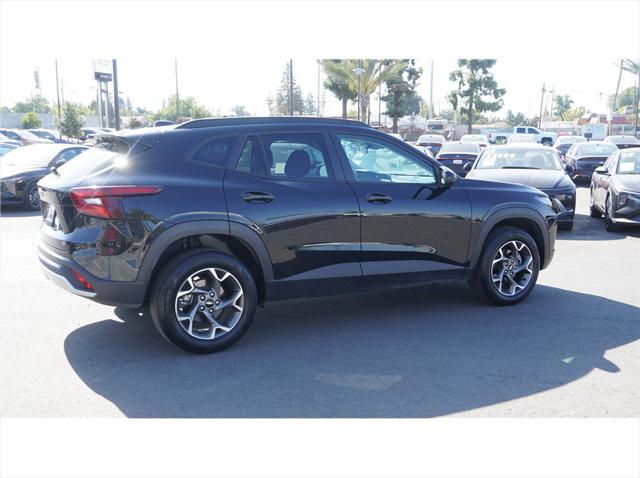 2025 Chevrolet Trax FWD LT