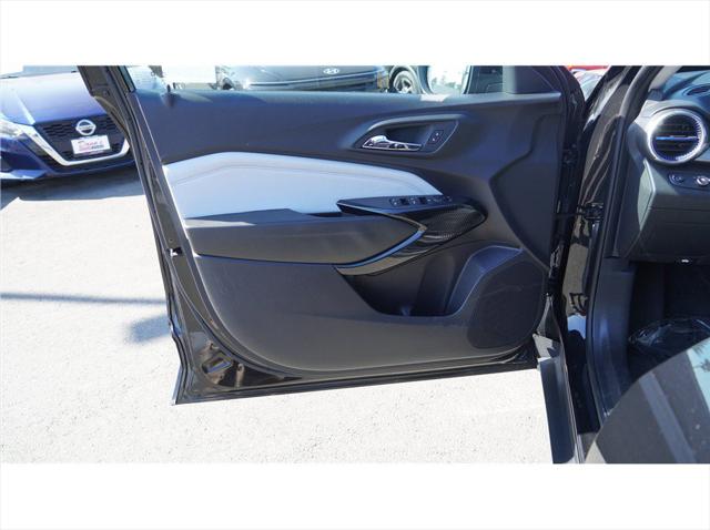 2025 Chevrolet Trax FWD LT