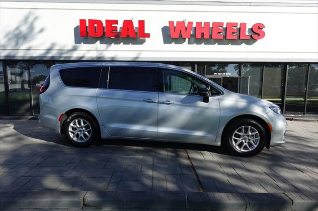2024 Chrysler Pacifica Touring L for sale in Sioux City, IA