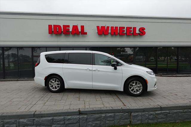 2024 Chrysler Pacifica Touring L for sale in Sioux City, IA