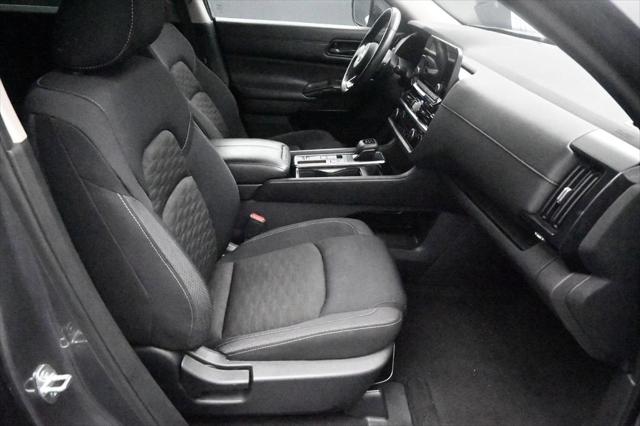 2023 Nissan Pathfinder SV FWD