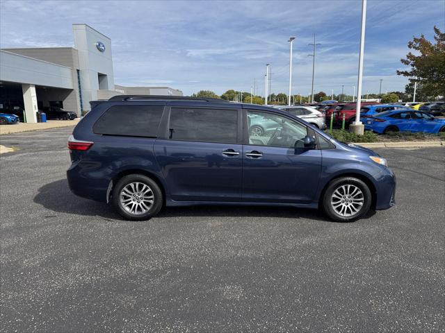 2020 Toyota Sienna XLE