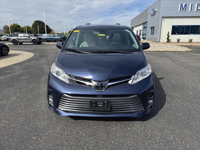 2020 Toyota Sienna XLE