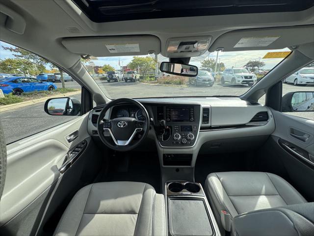 2020 Toyota Sienna XLE