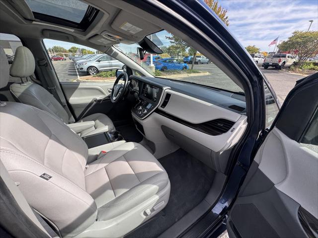 2020 Toyota Sienna XLE