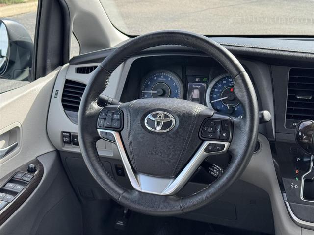 2020 Toyota Sienna XLE