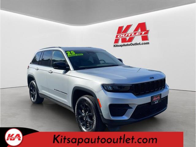 2025 Jeep Grand Cherokee Altitude 4x4 for sale in Port Orchard, WA