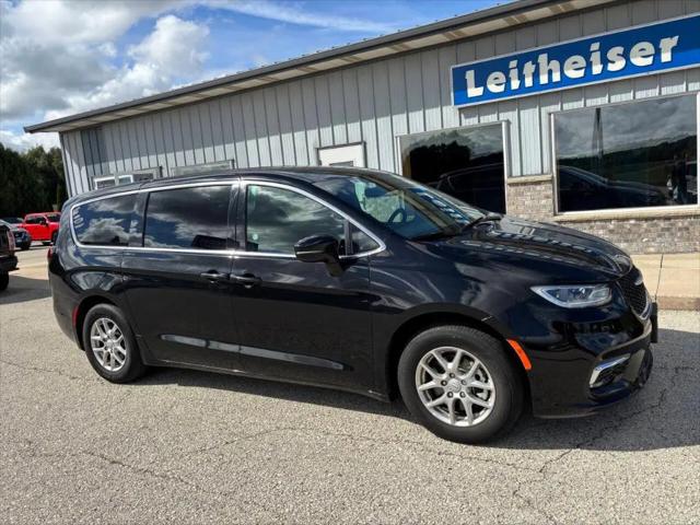 2026 Chrysler Pacifica Select for sale in West Bend, WI