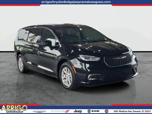 2025 Chrysler Pacifica Select for sale in Tamarac, FL