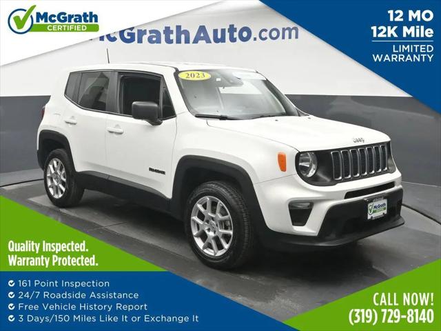 2023 Jeep Renegade Latitude 4x4 for sale in Cedar Rapids, IA