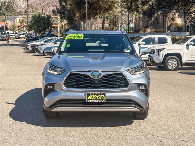 2021 Toyota Highlander Hybrid Platinum