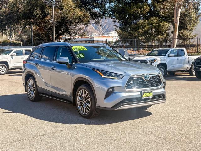 2021 Toyota Highlander Hybrid Platinum
