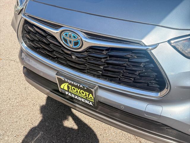 2021 Toyota Highlander Hybrid Platinum