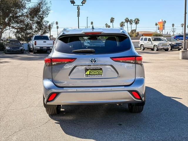 2021 Toyota Highlander Hybrid Platinum