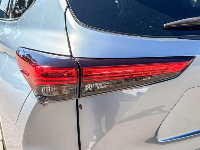 2021 Toyota Highlander Hybrid Platinum