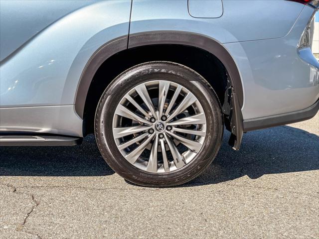 2021 Toyota Highlander Hybrid Platinum