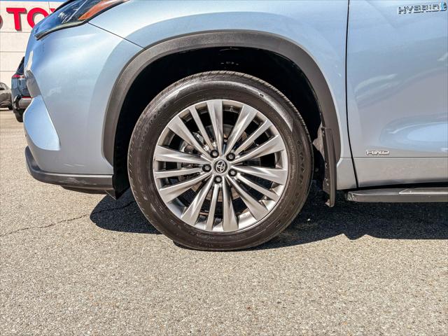 2021 Toyota Highlander Hybrid Platinum