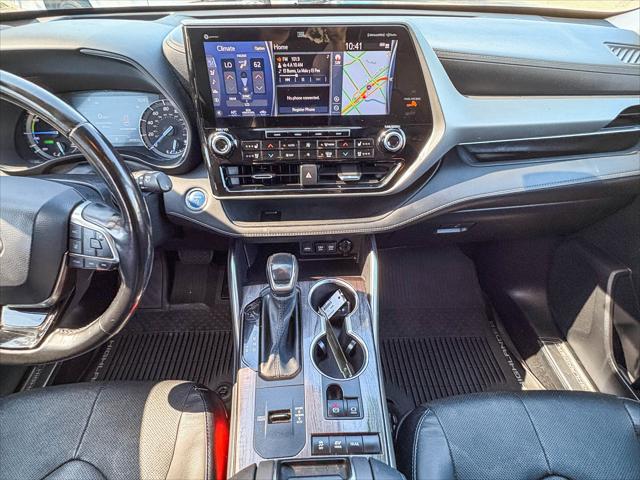 2021 Toyota Highlander Hybrid Platinum