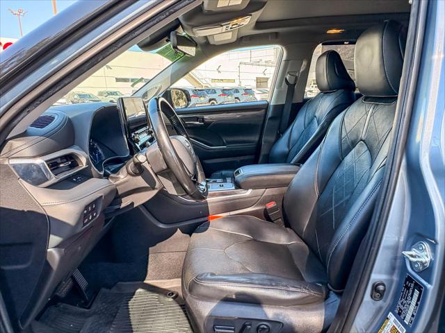 2021 Toyota Highlander Hybrid Platinum