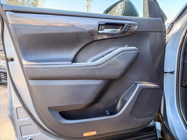 2021 Toyota Highlander Hybrid Platinum