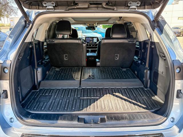 2021 Toyota Highlander Hybrid Platinum