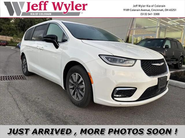 2024 Chrysler Pacifica Hybrid Select for sale in Cincinnati, OH
