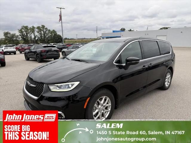 2025 Chrysler Pacifica Select for sale in Salem, IN