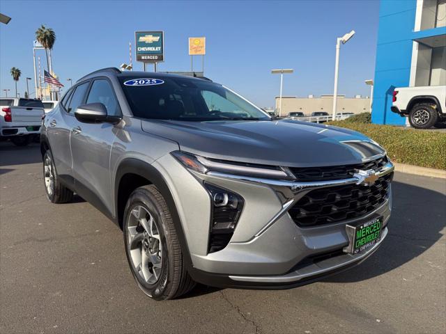 2025 Chevrolet Trax FWD LT