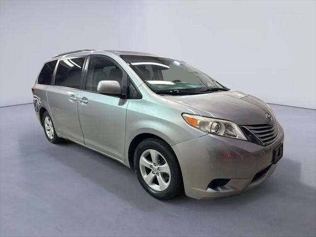 2015 Toyota Sienna LE 8 Passenger for sale in Brunswick, OH