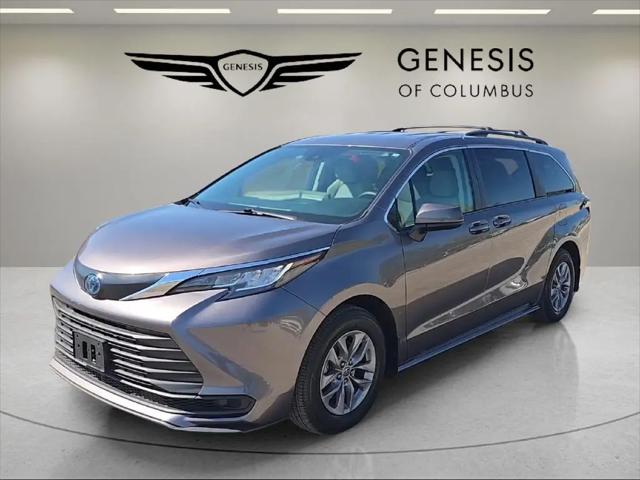 2022 Toyota Sienna LE for sale near Columbus, OH