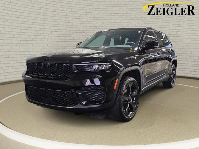 2024 Jeep Grand Cherokee Altitude 4x4 for sale in Holland, MI