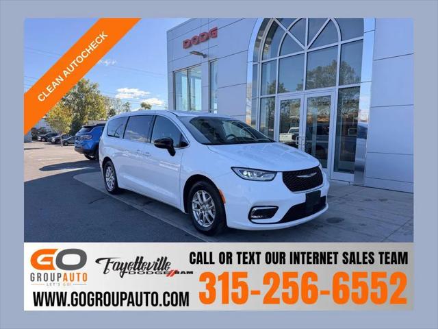 2025 Chrysler Pacifica Select for sale in East Syracuse, NY