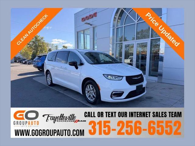 2025 Chrysler Pacifica Select for sale in East Syracuse, NY