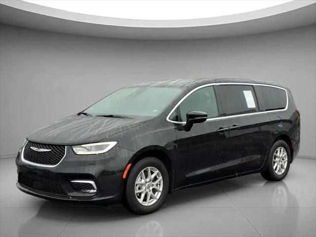 2025 Chrysler Pacifica Select for sale in Henderson, NC
