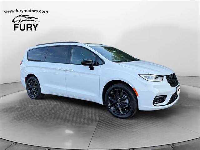 2026 Chrysler Pacifica Limited AWD for sale in South St. Paul, MN