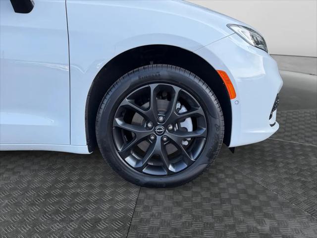 2026 Chrysler Pacifica Limited AWD